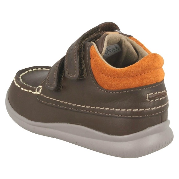 NWOT Clarks Toddler Cloud Tuktu Ankle Boots, Size 5.5 W, Brown - Picture 14 of 16